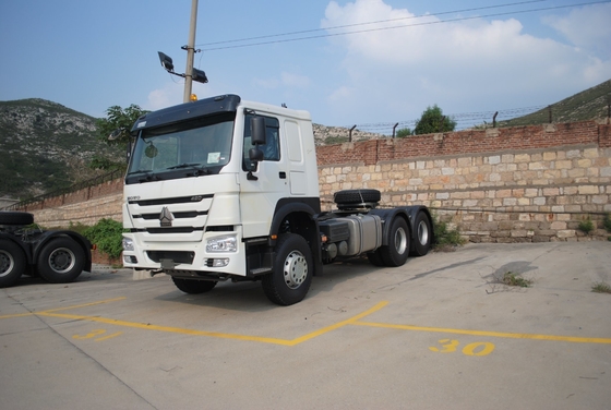 시노트룩 HOWO 6X4 트랙터 트럭 371HP/420HP 중국 트럭 5800*2300*1500mm 최고