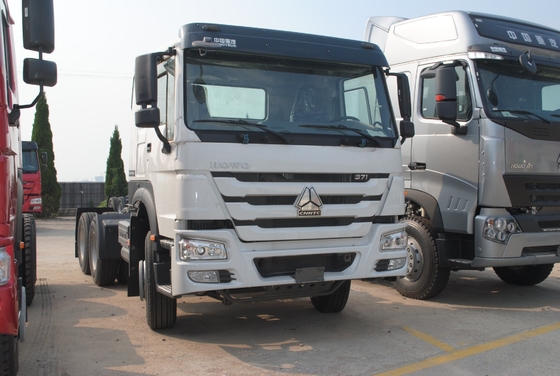 시노트룩 HOWO 6X4 트랙터 트럭 371HP/420HP 중국 트럭 5800*2300*1500mm 최고