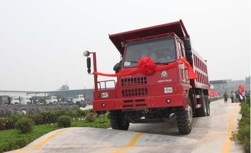 70 톤 ZZ5707S3640AJ HOWO 수동 변속기 타입의 광산 덤프 트럭