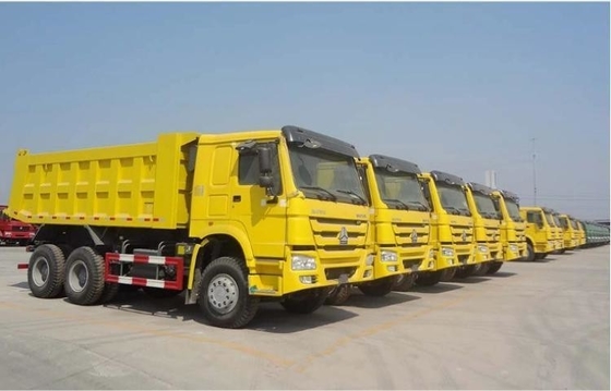 시노트럭 HOWO 30톤-50톤 8X4 6X4 10 바퀴 사용 된 빗자루 덤퍼 후면 덤핑 빗자루