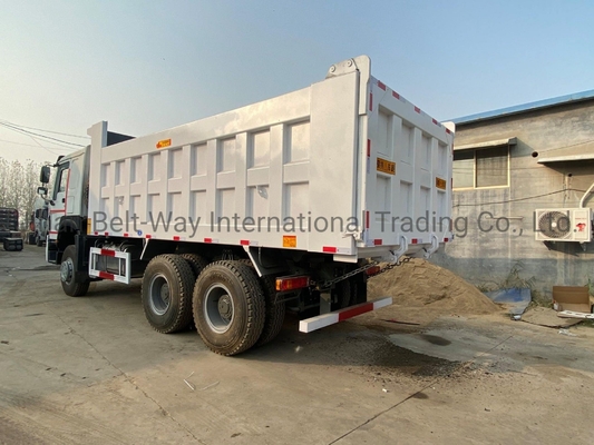 시노트룩 HOWO 6X4 덤프 트럭을 판매 ISO 타이어 인증과 351-450hp의 마력